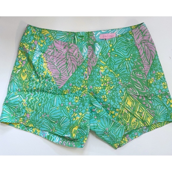 Lilly Pulitzer • Deenie Sun Dance White Green Patterned Shorts - Picture 1 of 7